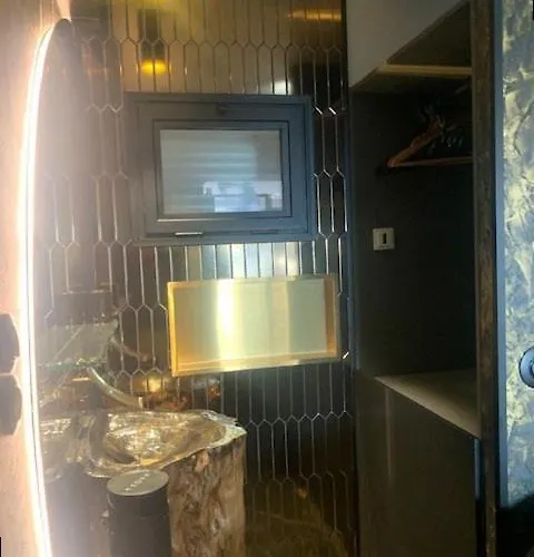 687 Luxe Coursives En Face Du Waiki * アグド